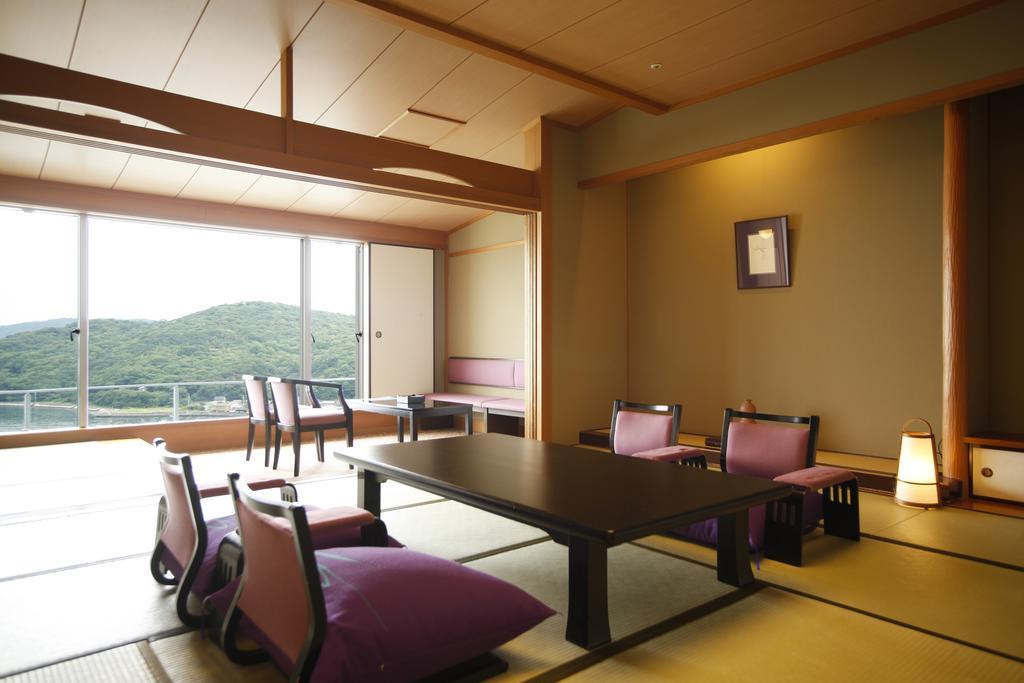 Toba Seaside Hotel Exterior photo