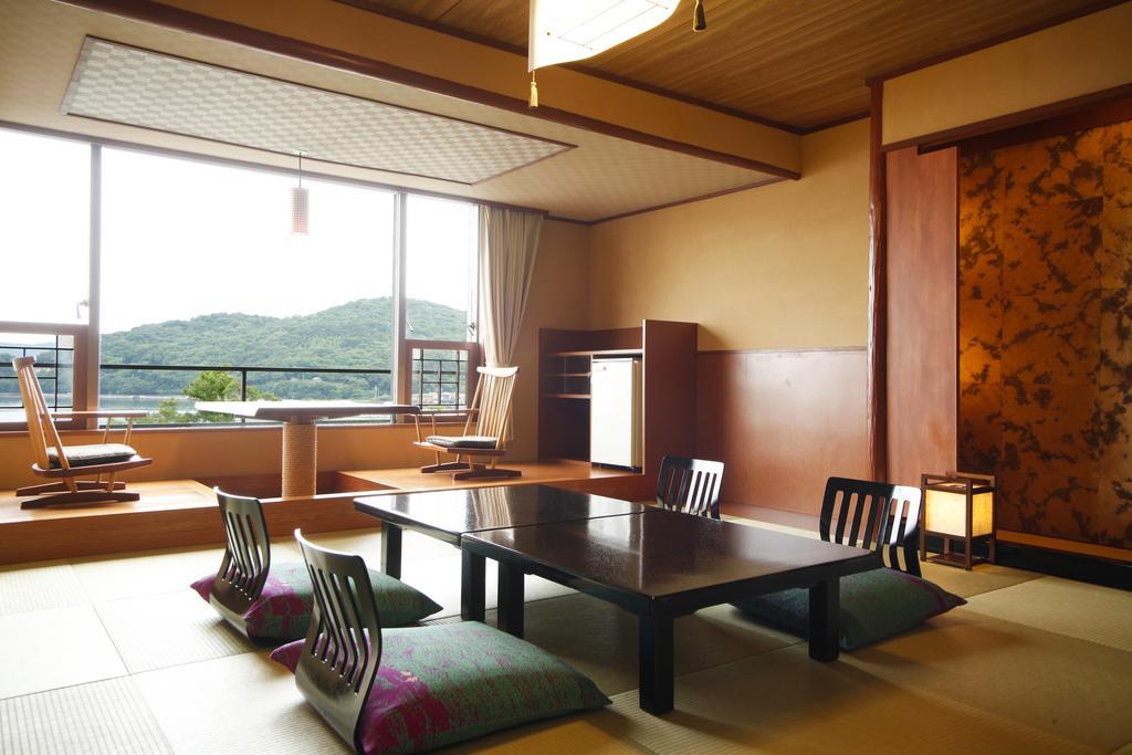 Toba Seaside Hotel Exterior photo