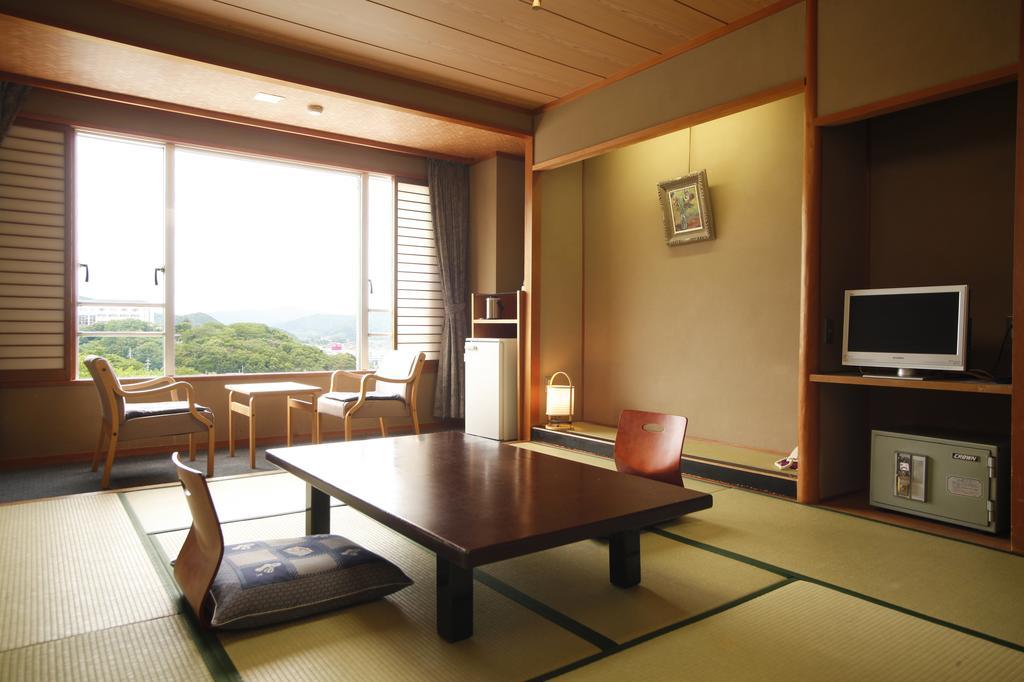 Toba Seaside Hotel Exterior photo