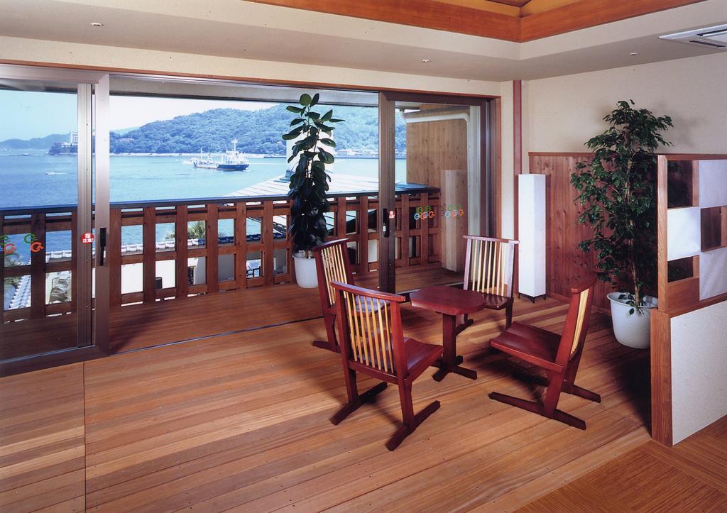 Toba Seaside Hotel Exterior photo